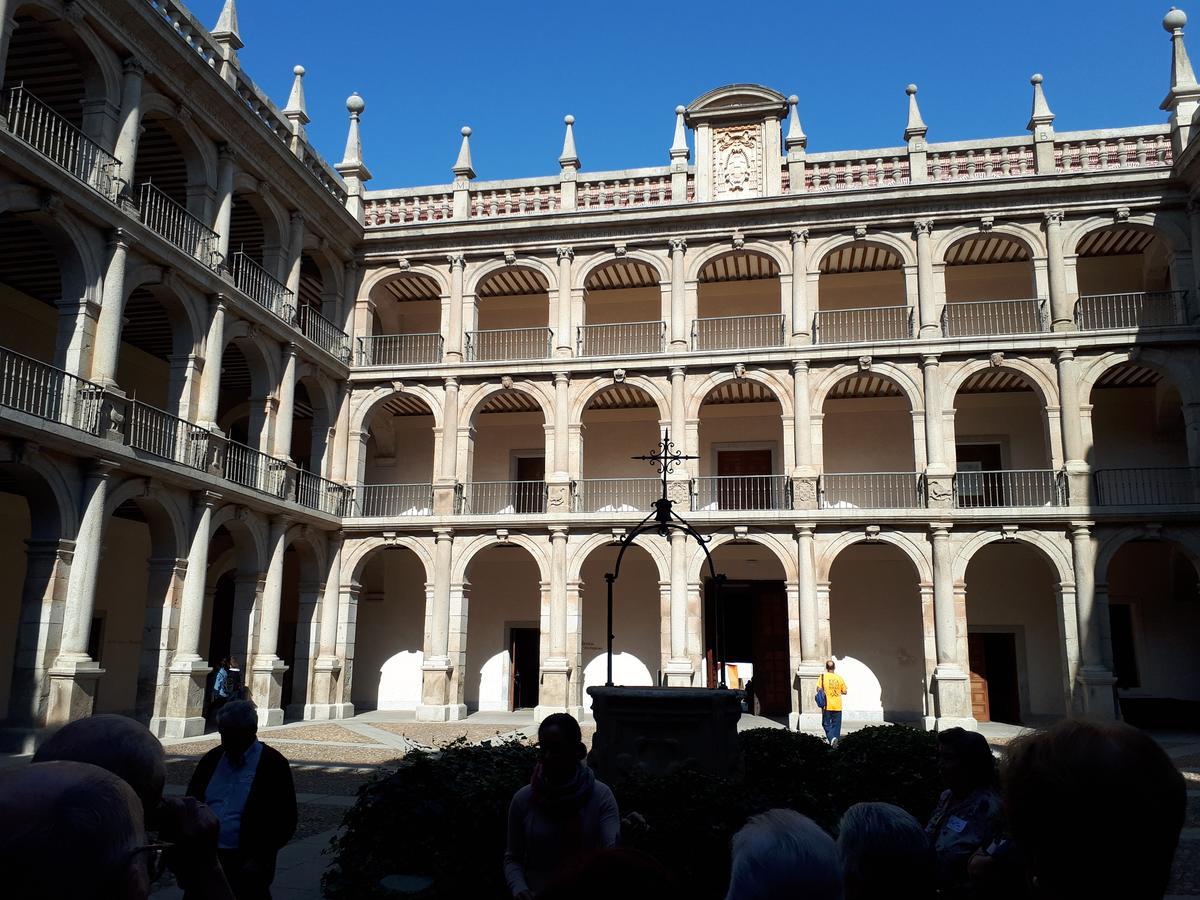 Casa De Huespedes Con Encanto El Sueno Del Quijote อัลกาลาเดเอนาเรส ภายนอก รูปภาพ